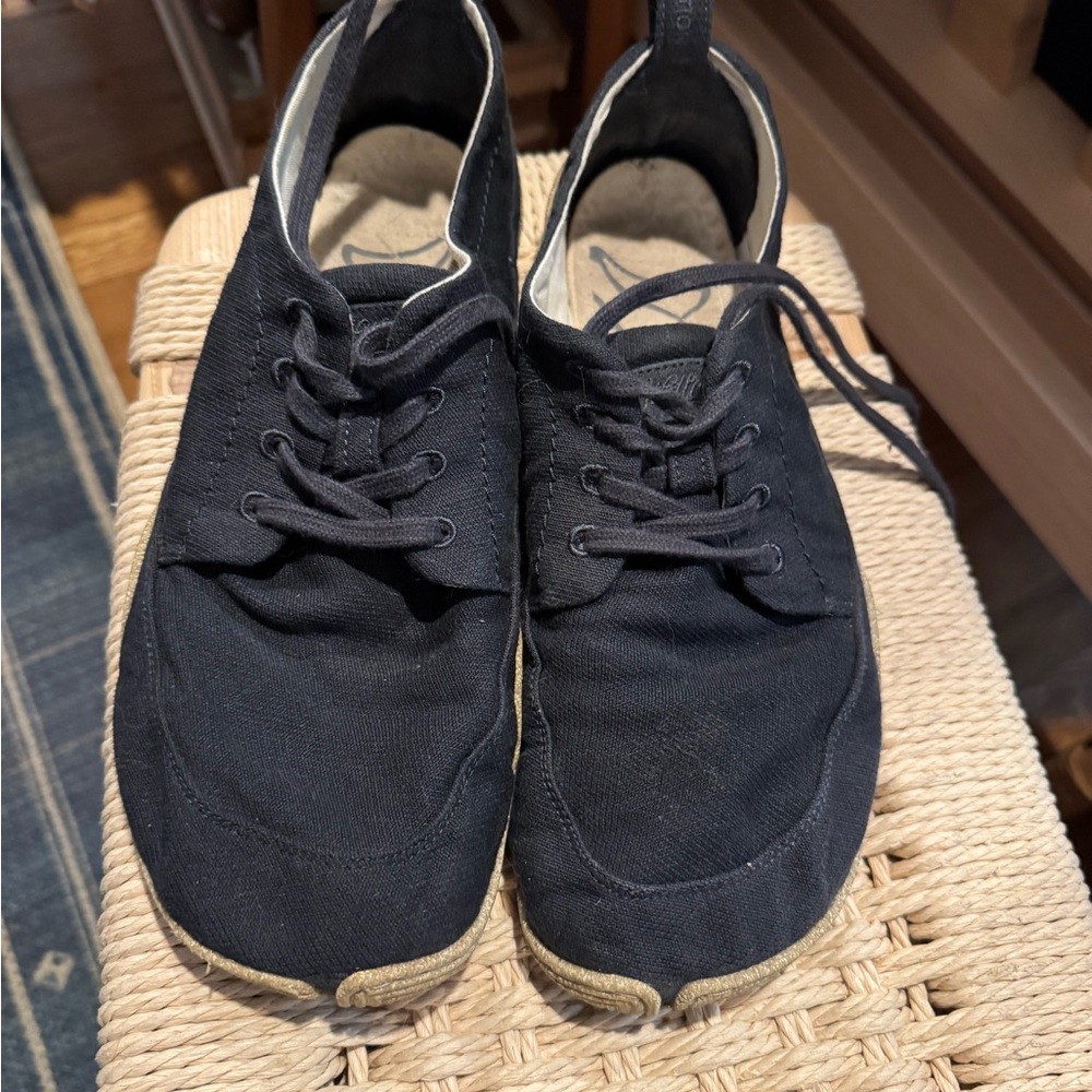 Wildling Navy Blue Casual Barefoot Sneakers